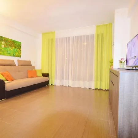 Apartment Parque Royal 5 *